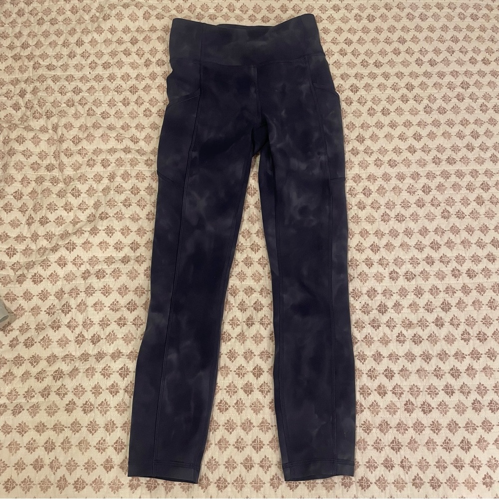 Size 2 23’ diamond dye lululemon leggings